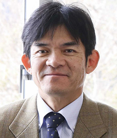 教授 臨床教育学部長 青木 敦英