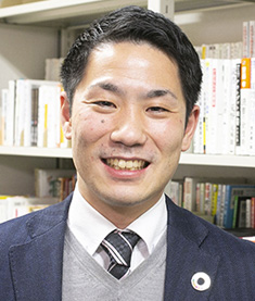 准教授 石川 峻
