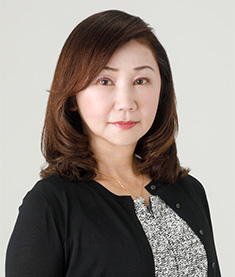 教授 教育学科主任 阪本 美江