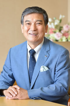 理事長 比嘉 悟